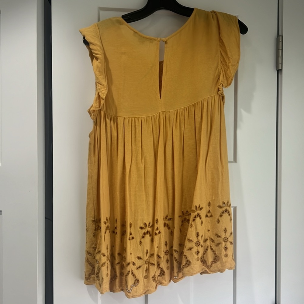 **SOLD!**American Eagle Flutter Top in Mustard Yellow/Gold - Picture 4 of 5